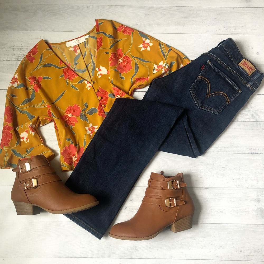 Levi’s 518 Straight Jeans